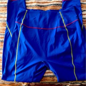 H2O BuffBunny leggings